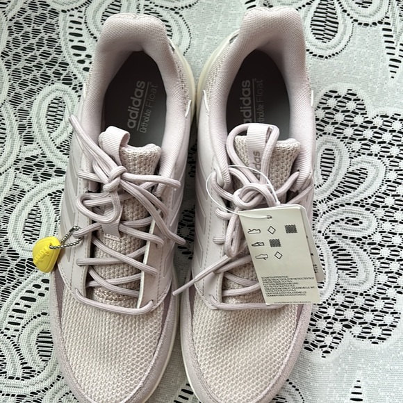 Ladies adidas Sneakers. - Picture 4 of 6